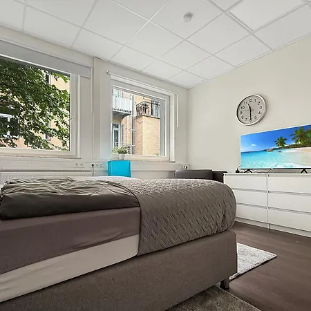 Private Escape Cinema Lounge Sleeps 17 * München