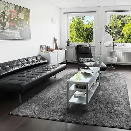 Private Escape Cinema Lounge Sleeps 17 Apartment München